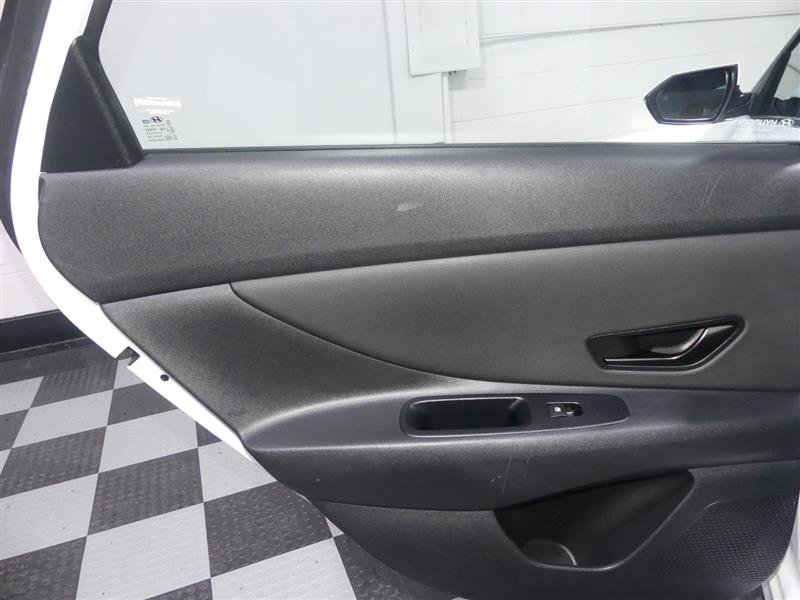 Used 2024 Hyundai Elantra Limited image 25