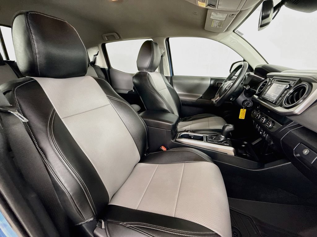 Certified 2019 Toyota Tacoma SR5 AWD/4WD image 29