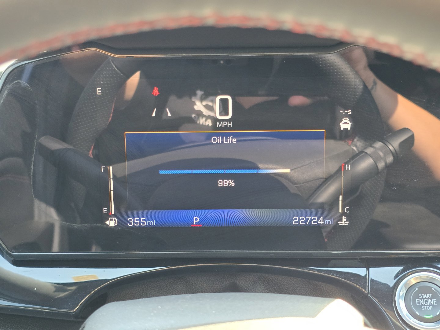 Used 2024 Chevrolet Trax RS w/ Sunroof Package FWD image 31