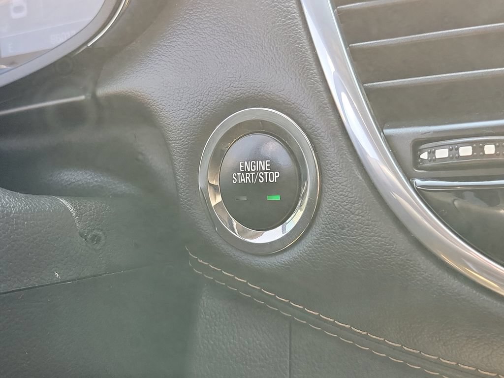 Used 2020 Chevrolet Trax Premier FWD image 35