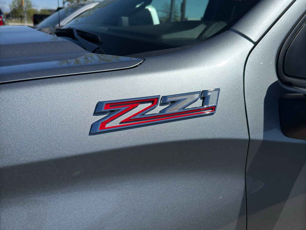 Used 2024 Chevrolet Silverado 1500 LT AWD/4WD image 2