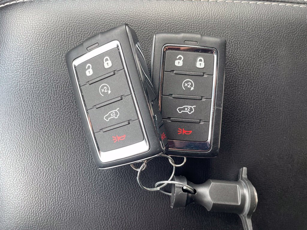 Used 2025 Jeep Grand Cherokee Limited w/ Luxury Tech Group II RWD image 31