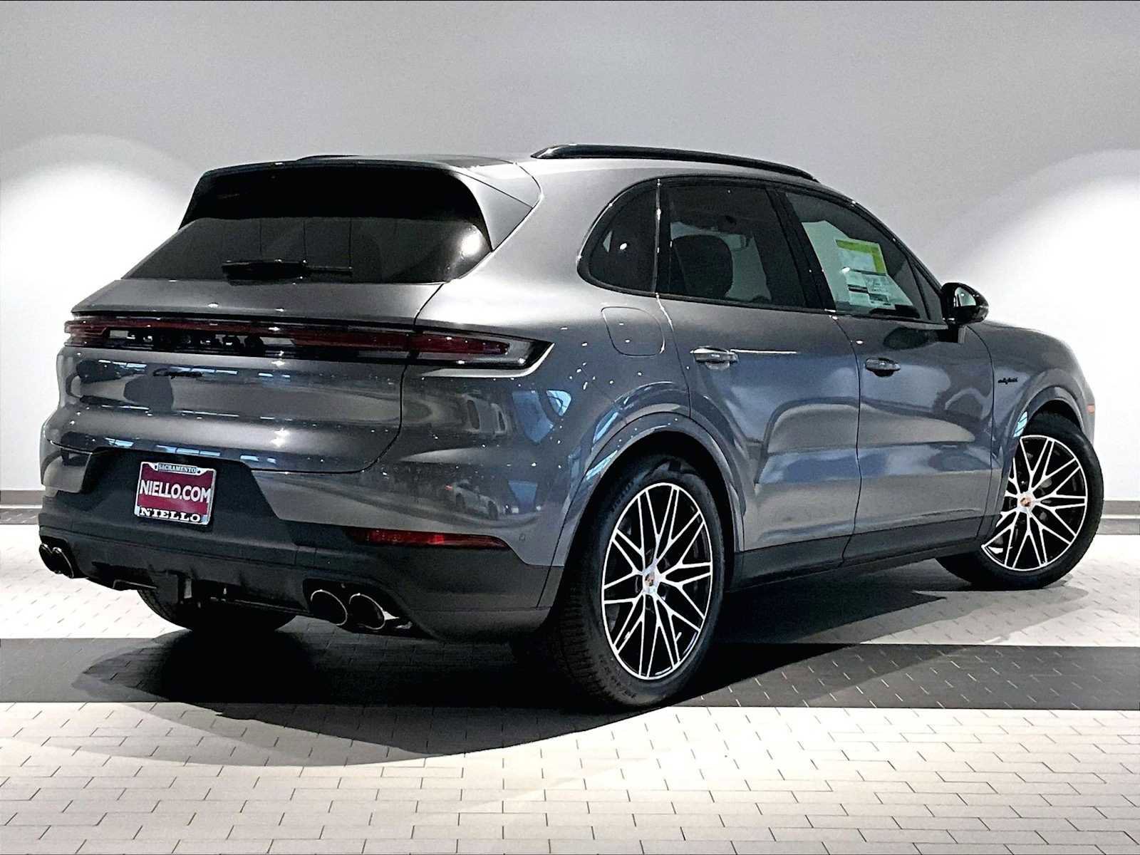 New 2026 Porsche Cayenne E-Hybrid image 7