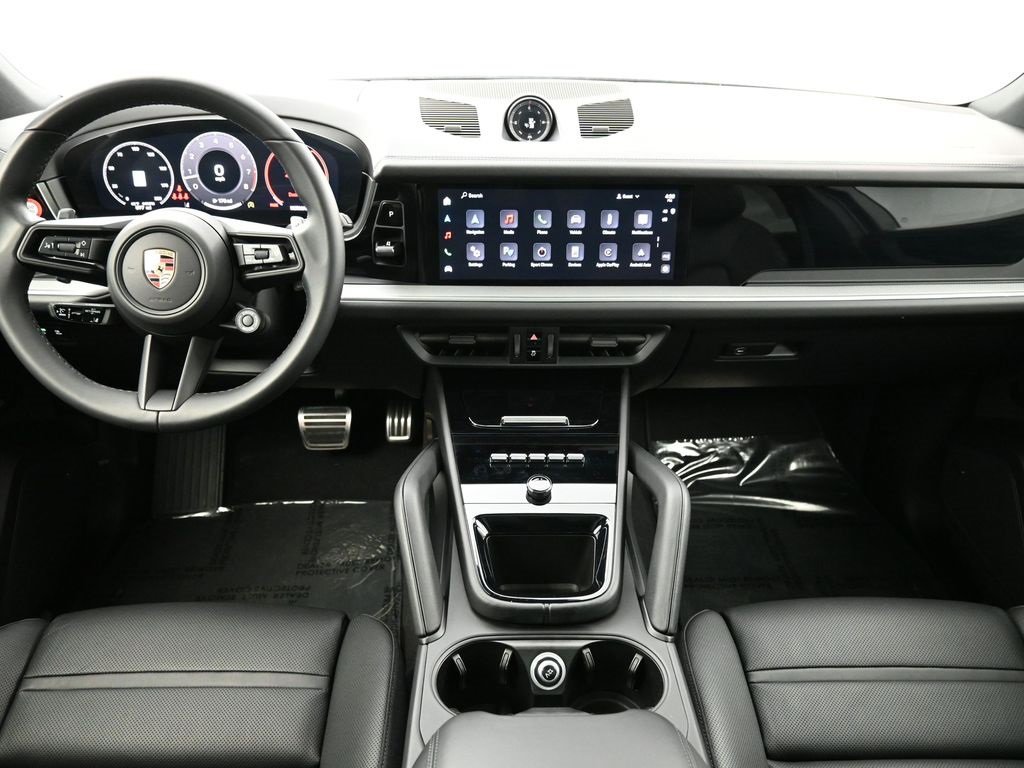 Used 2025 Porsche Cayenne S image 6