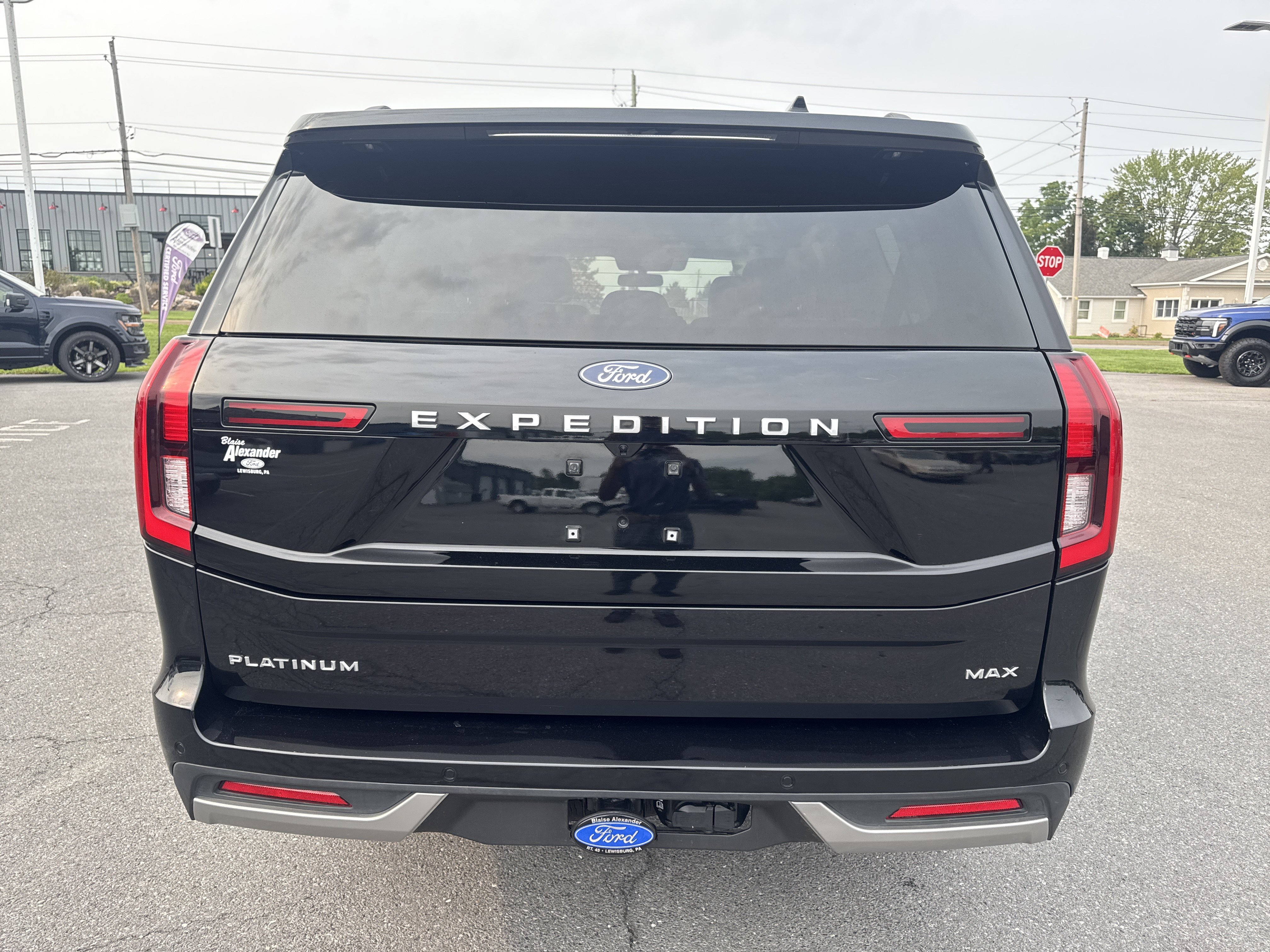 Used 2025 Ford Expedition Max Platinum w/ Driver's Package AWD/4WD video 4