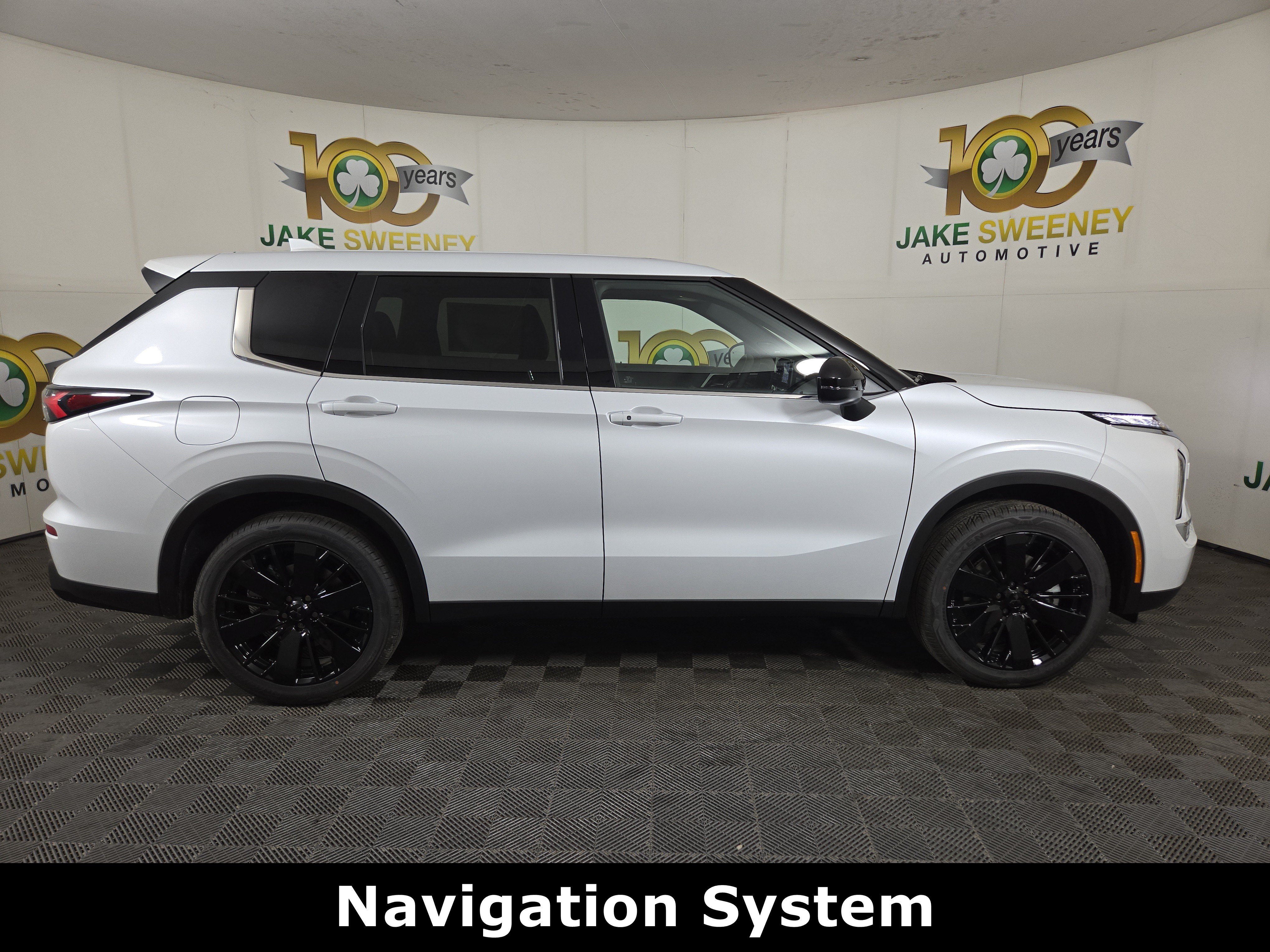 New 2026 Mitsubishi Outlander LE AWD/4WD image 8