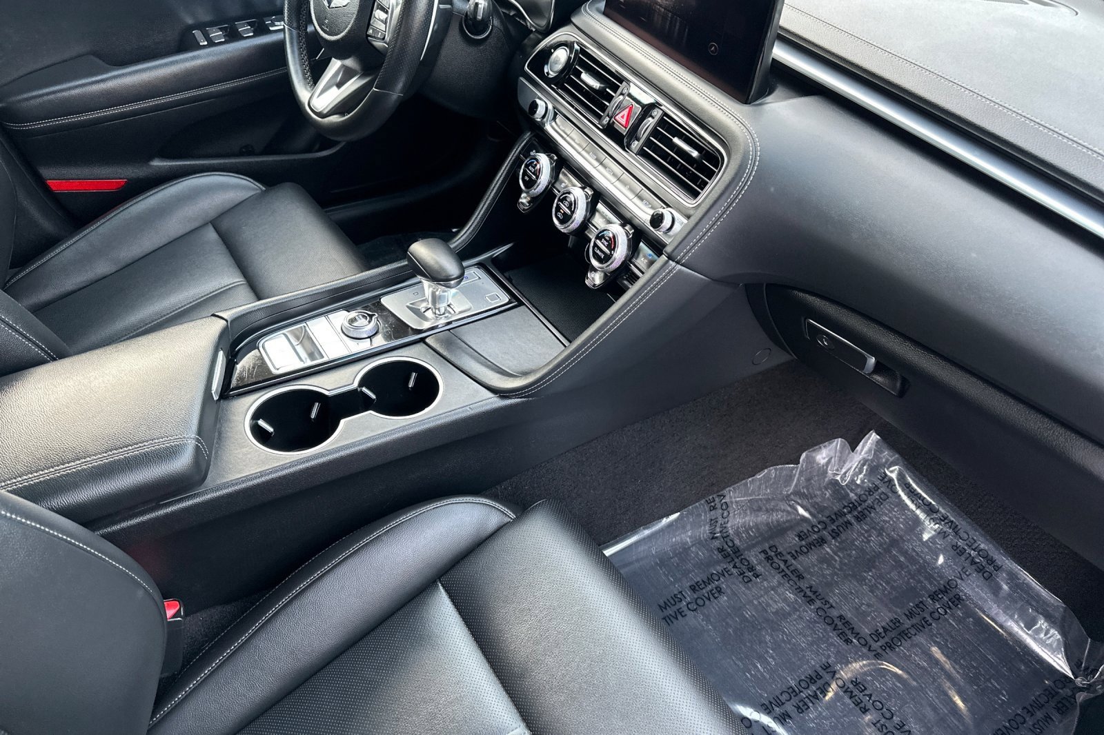 Used 2023 Genesis G70 2.0T image 16