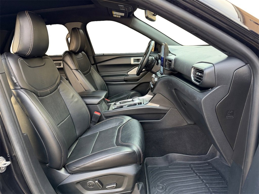 Used 2020 Ford Explorer ST w/ ST Street Pack image 17