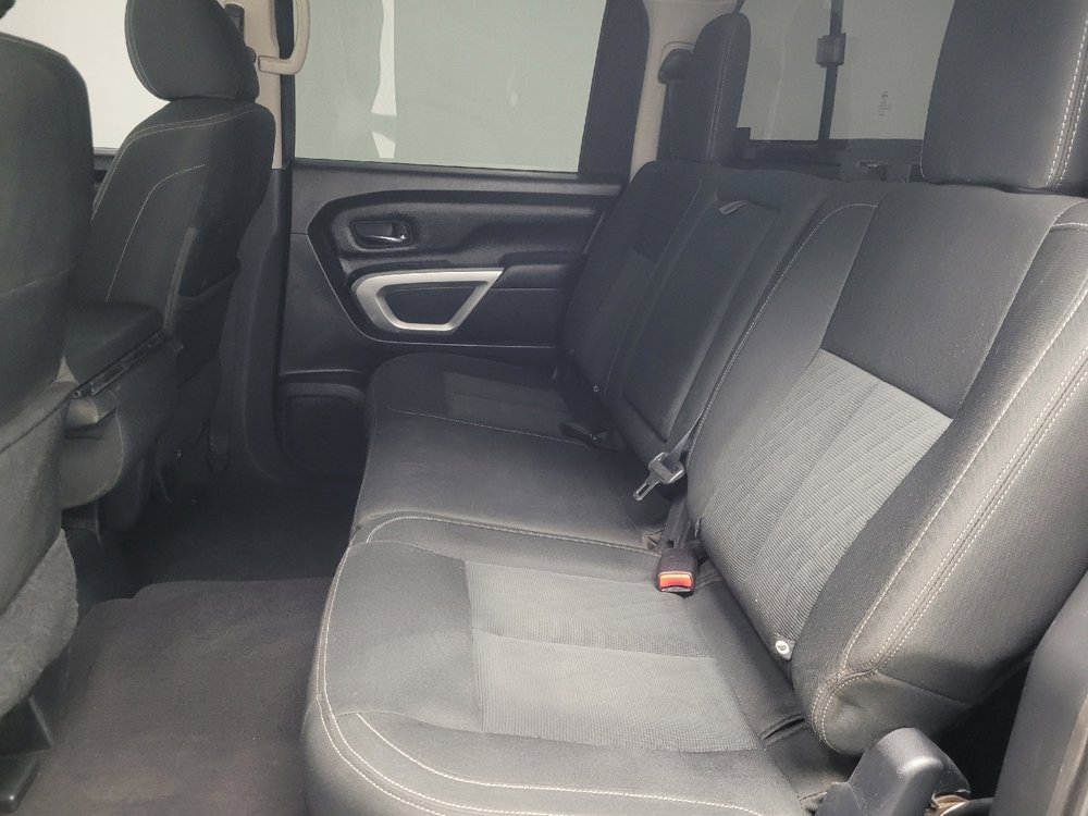 Used 2017 Nissan Titan SV image 18