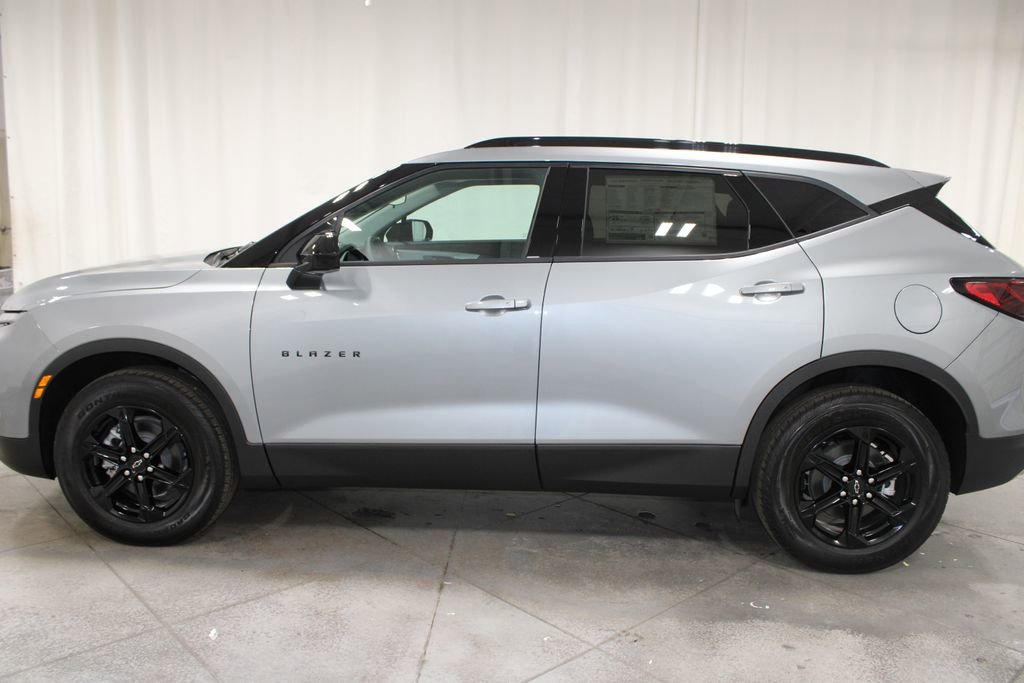 New 2025 Chevrolet Blazer LT w/ Midnight/Sport Edition image 6