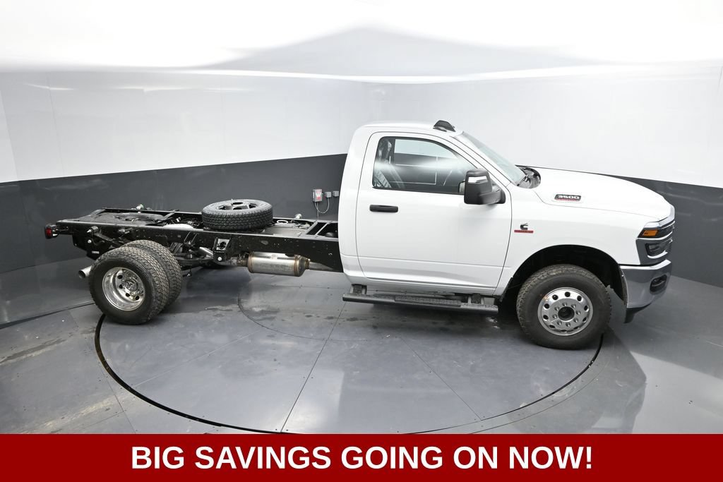 New 2026 RAM 3500 Tradesman w/ Chrome Appearance Group AWD/4WD image 39