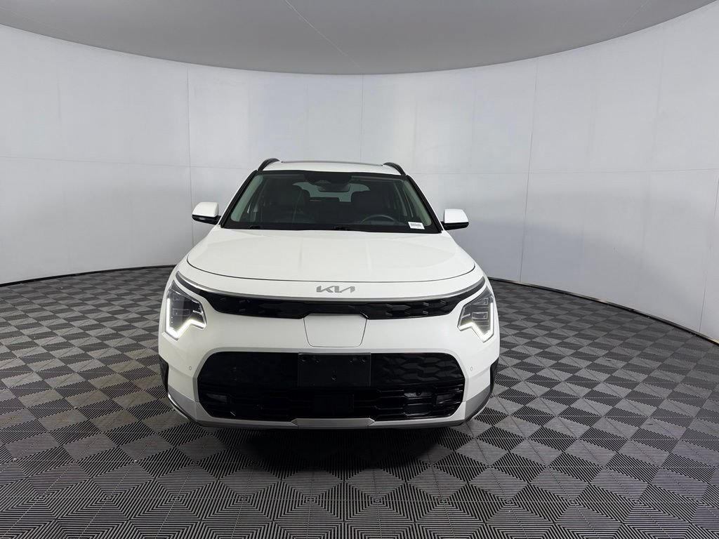 Used 2023 Kia Niro Wave FWD image 2