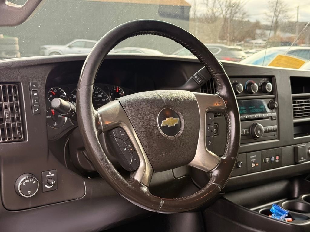 Used 2018 Chevrolet Express 3500 w/ Driver Convenience Package image 23