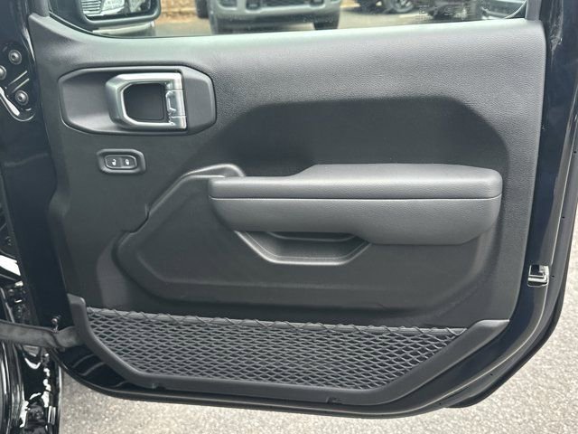 New 2026 Jeep Gladiator Sport AWD/4WD image 17