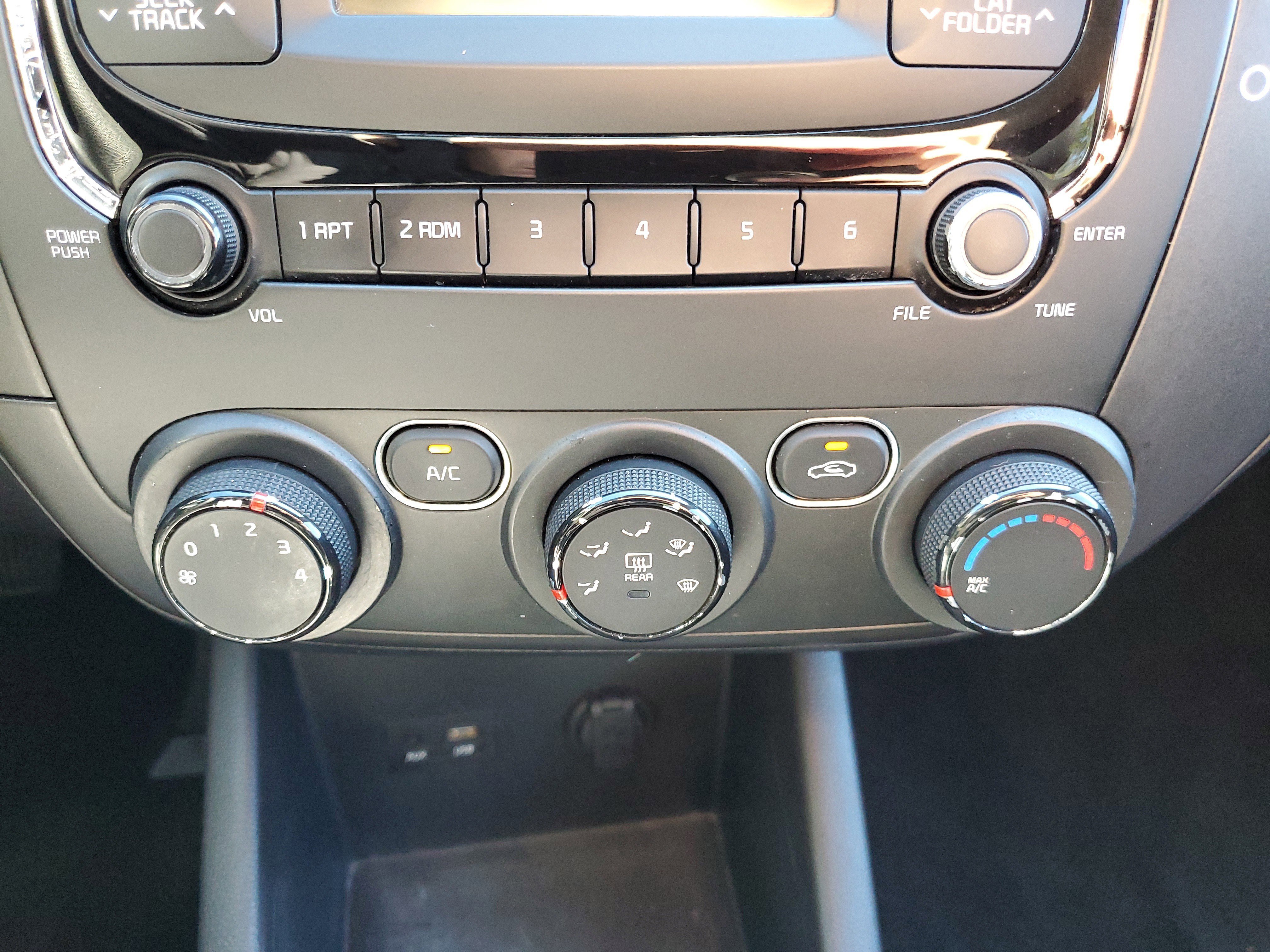 Used 2017 Kia Forte LX image 31