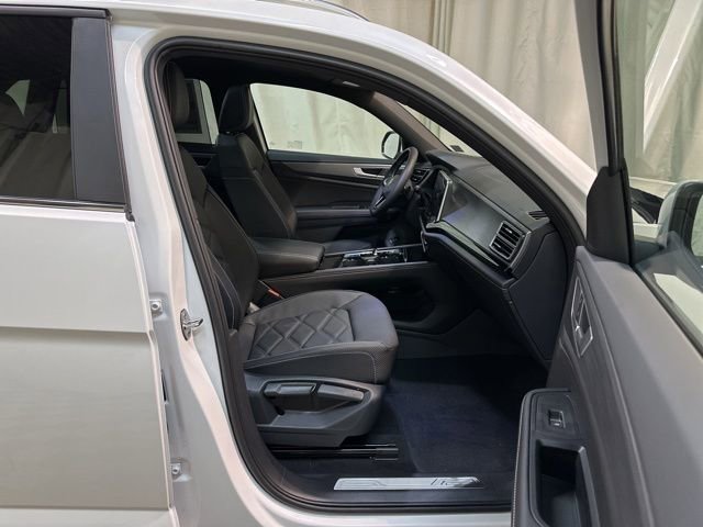 New 2026 Volkswagen Atlas Cross Sport SE image 36