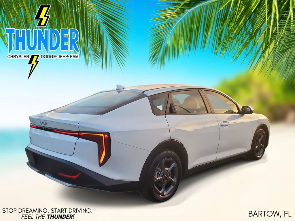 Used 2025 Kia K4 LXS image 4