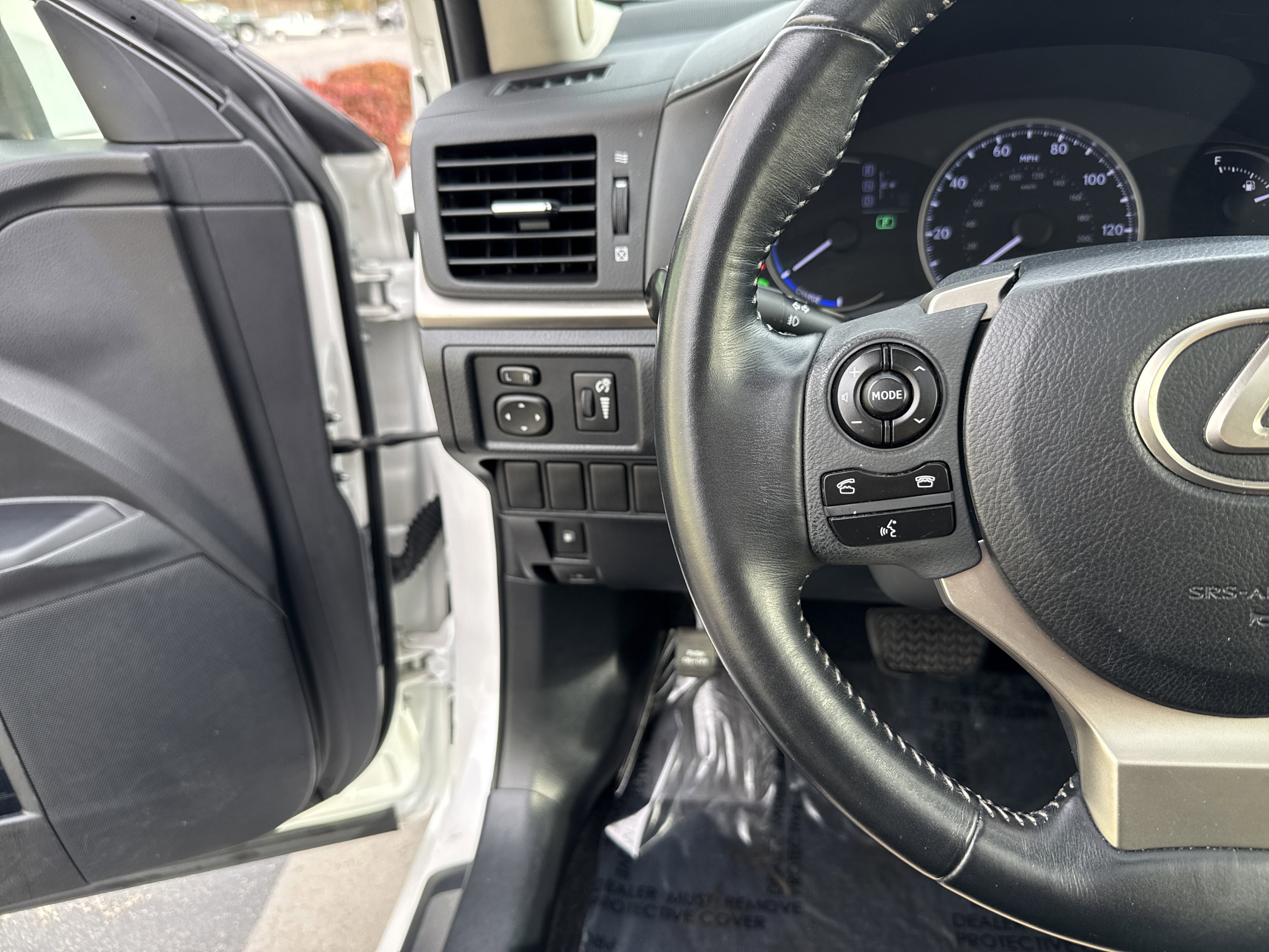 Used 2015 Lexus CT 200h w/ Navigation Package image 19