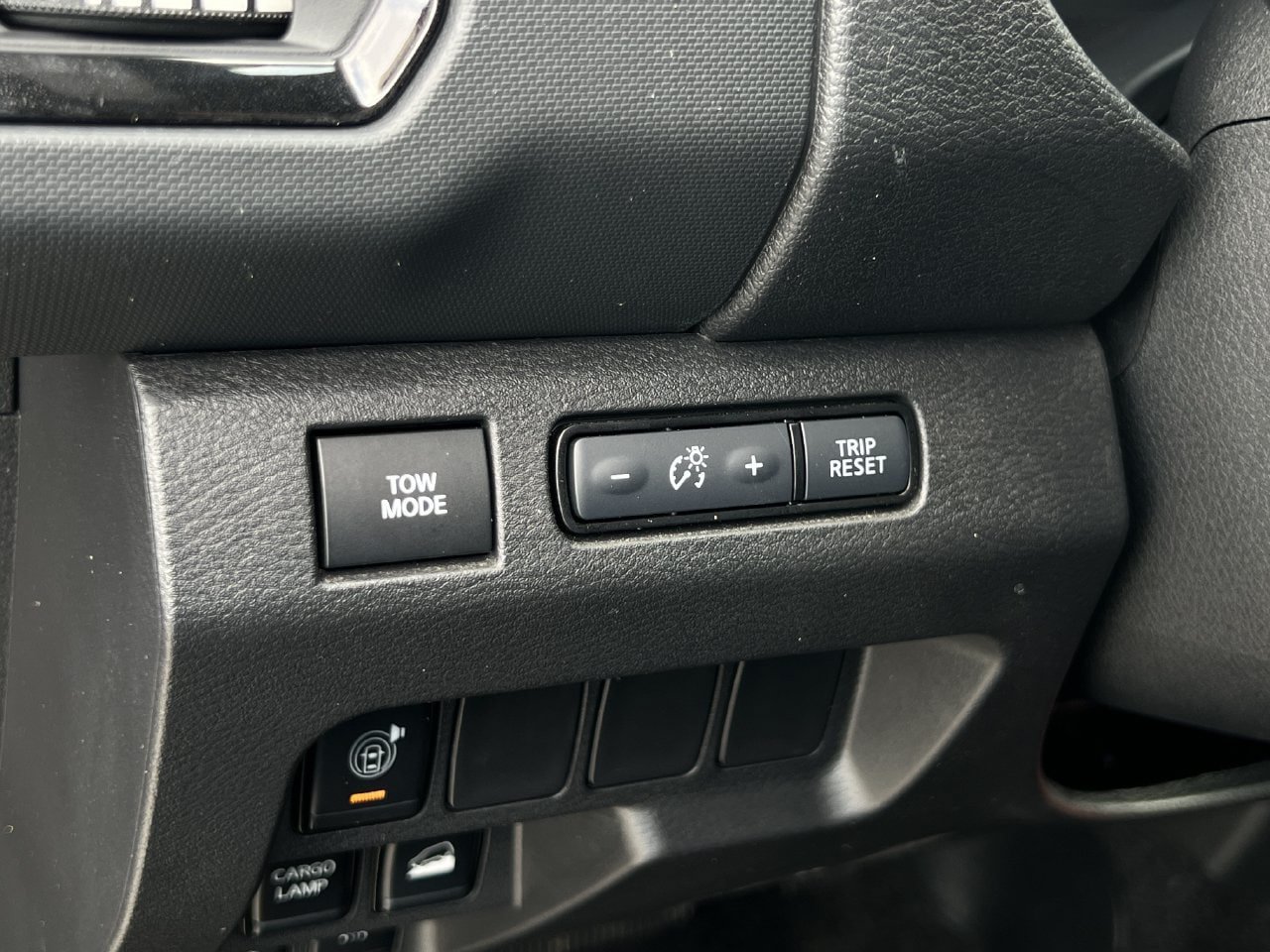 Used 2024 Nissan Frontier PRO-4X w/ Technology Package AWD/4WD image 12