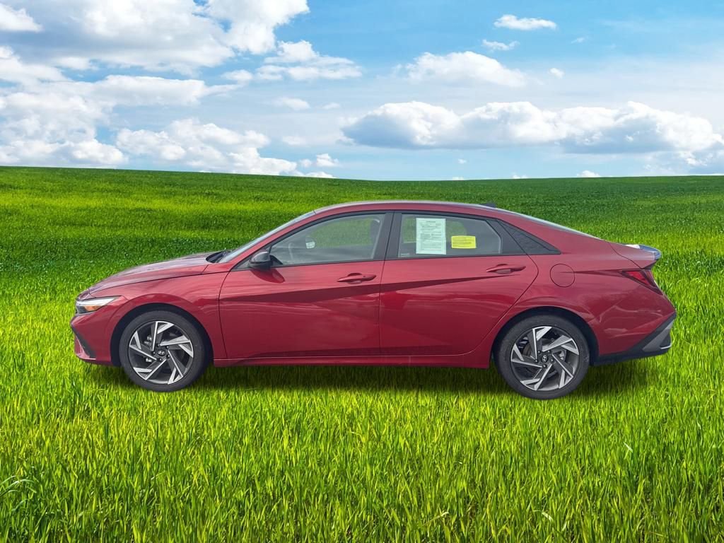 Certified 2025 Hyundai Elantra Sport image 9