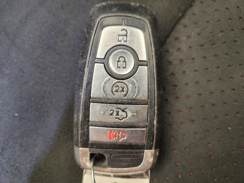 Used 2018 Ford Explorer XLT w/ Equipment Group 202A FWD image 32