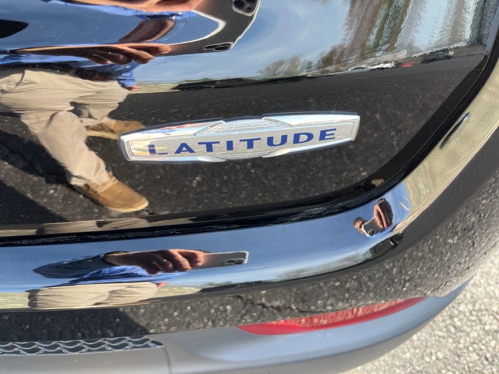 Used 2024 Jeep Compass Latitude image 9