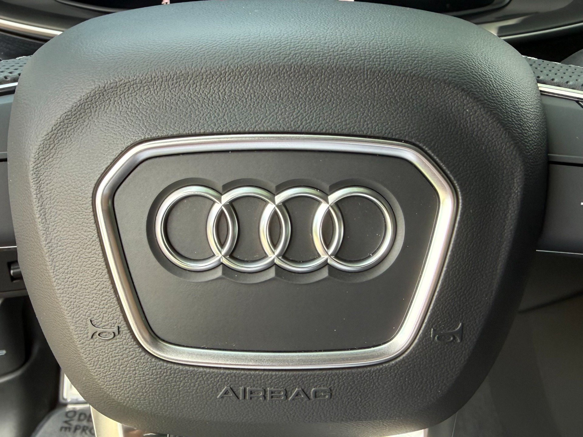 Used 2024 Audi SQ8 Prestige AWD/4WD image 46