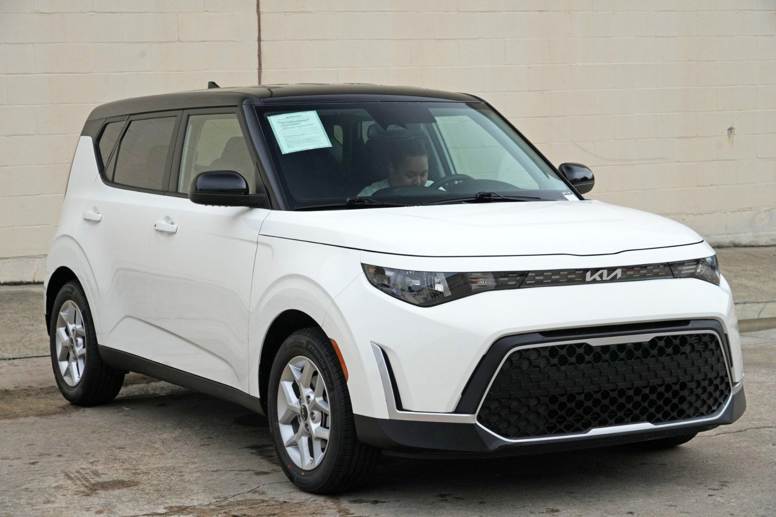 Used 2025 Kia Soul S FWD image 50