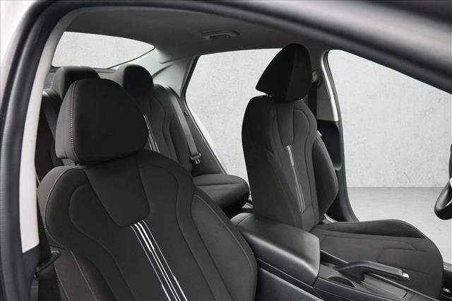 Used 2024 Hyundai Elantra SEL FWD image 30