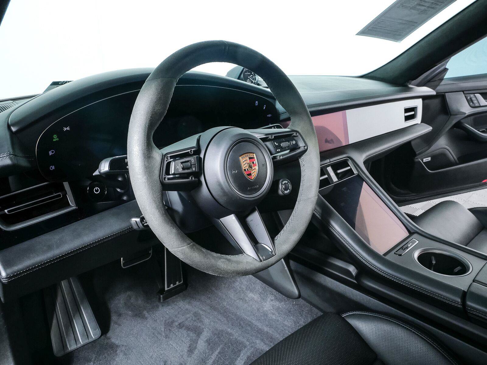 Certified 2025 Porsche Taycan GTS AWD/4WD image 4