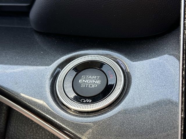 Used 2023 Jeep Grand Cherokee Laredo image 26