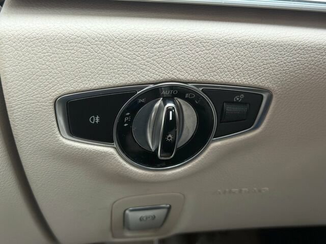 Used 2018 Mercedes-Benz E 400 4MATIC Wagon image 35