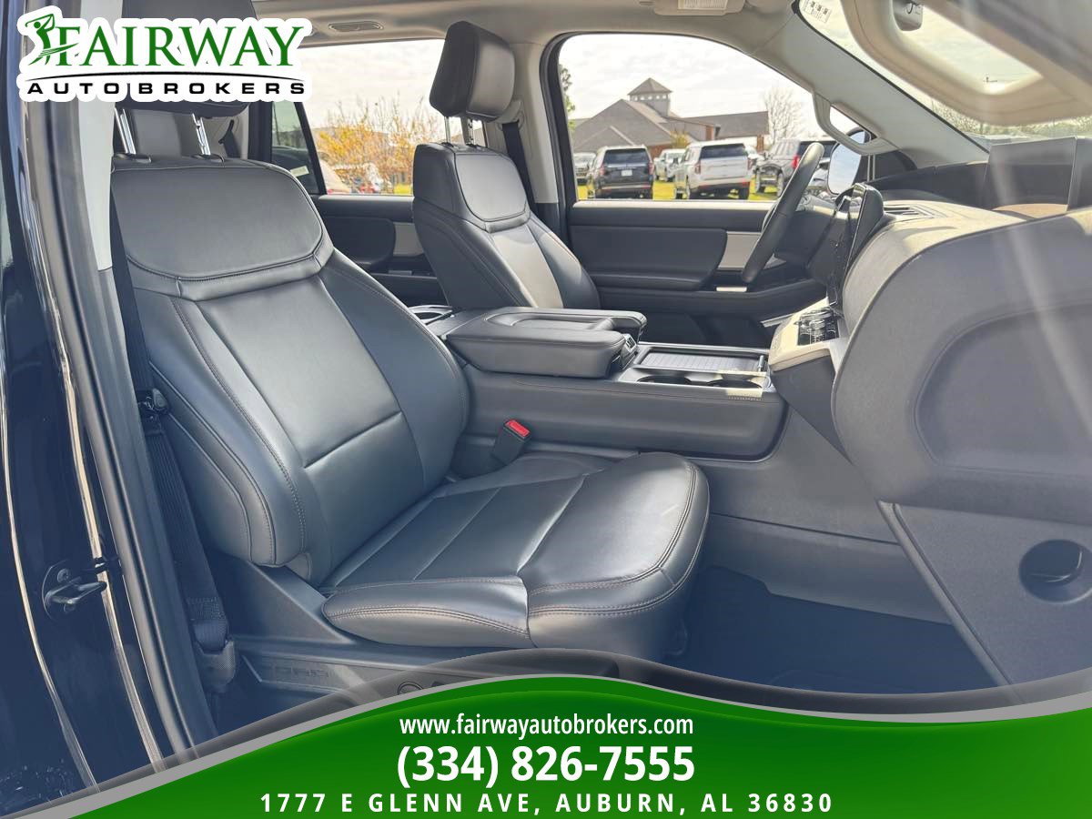 Used 2025 Ford Expedition Active image 12