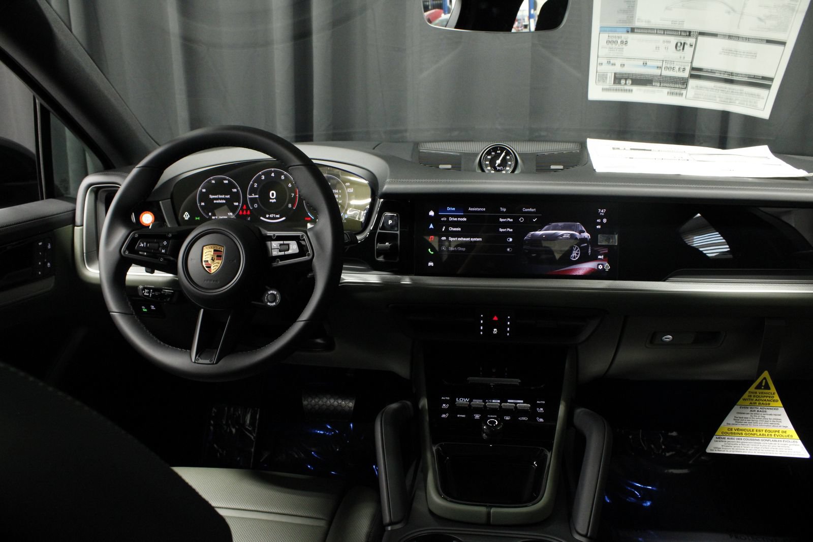 New 2026 Porsche Cayenne Coupe AWD/4WD image 10
