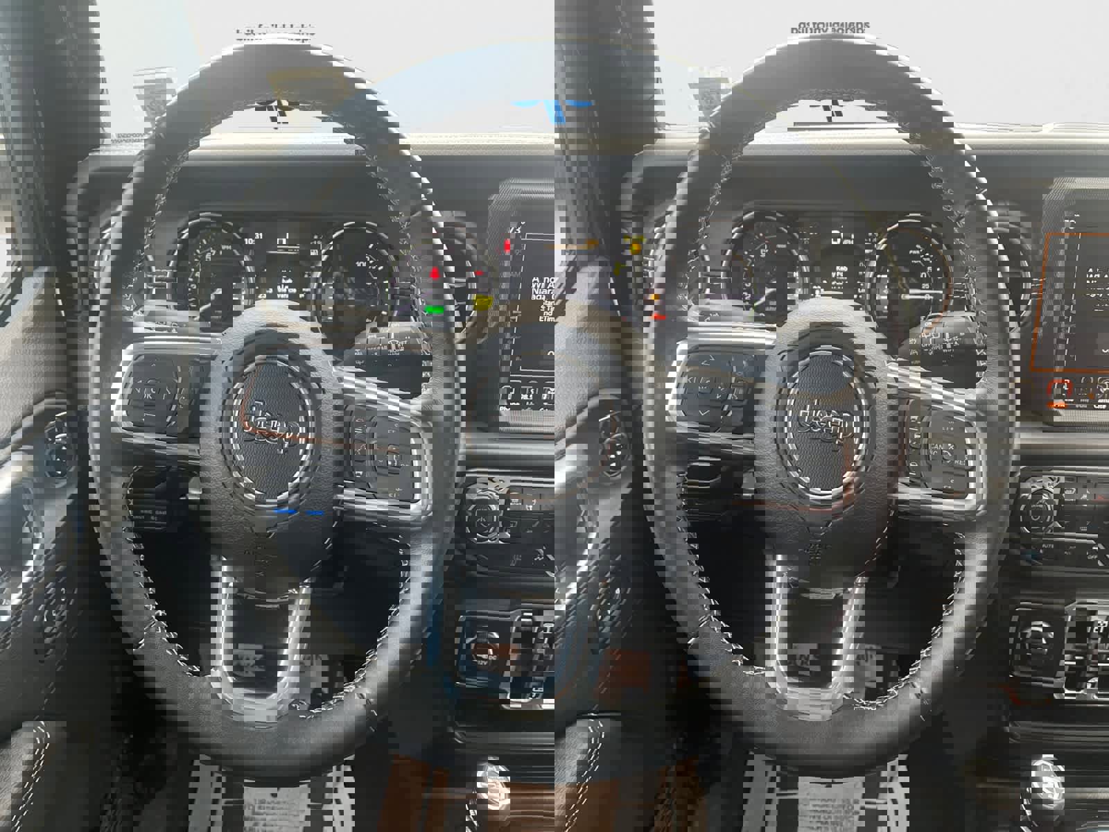 Used 2023 Jeep Wrangler Sahara w/ Cold Weather Group image 18