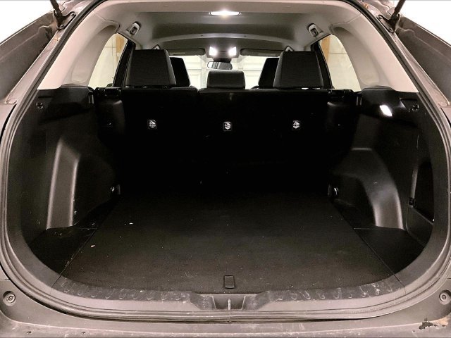 Used 2022 Toyota RAV4 LE AWD/4WD image 32