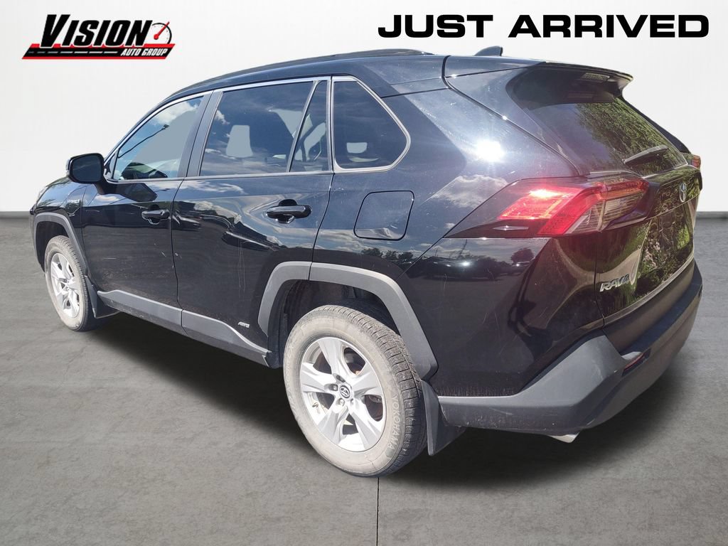 Used 2020 Toyota RAV4 XLE w/ XLE Grade Weather Package AWD/4WD image 3