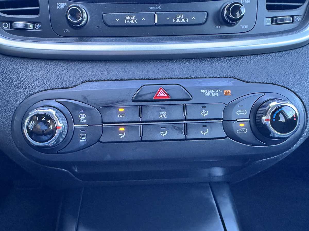 Used 2016 Kia Sorento AWD image 50