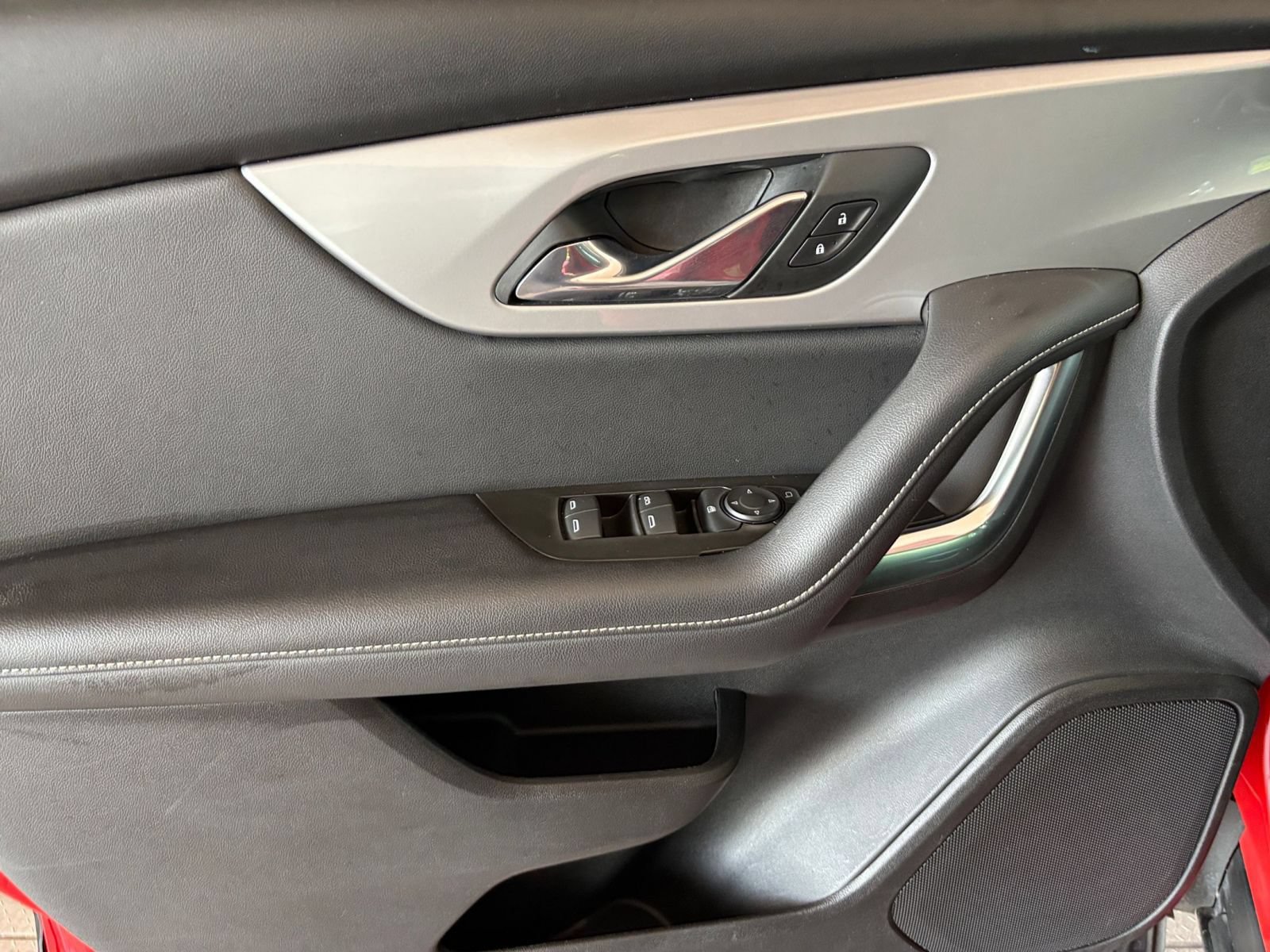 Used 2025 Chevrolet Blazer LT FWD image 15