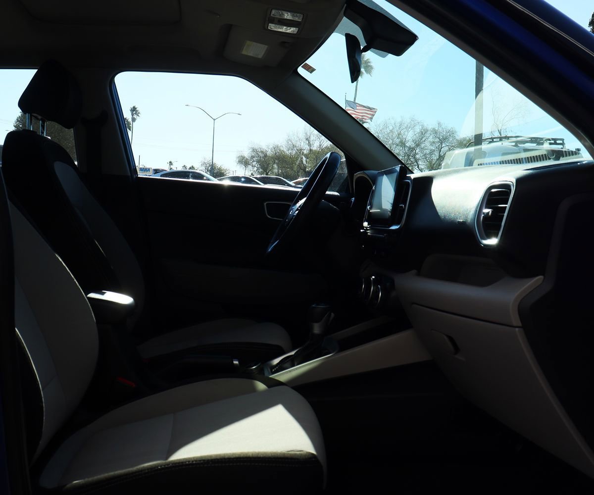 Used 2024 Hyundai Venue SEL image 33