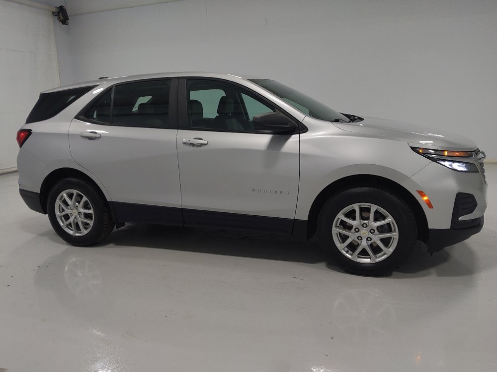 Used 2022 Chevrolet Equinox LS w/ LPO, Floor Liner Package AWD/4WD image 11