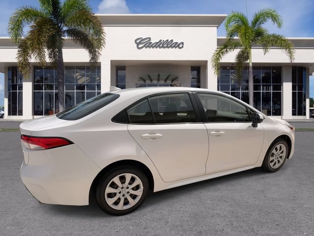 Used 2021 Toyota Corolla LE FWD image 15