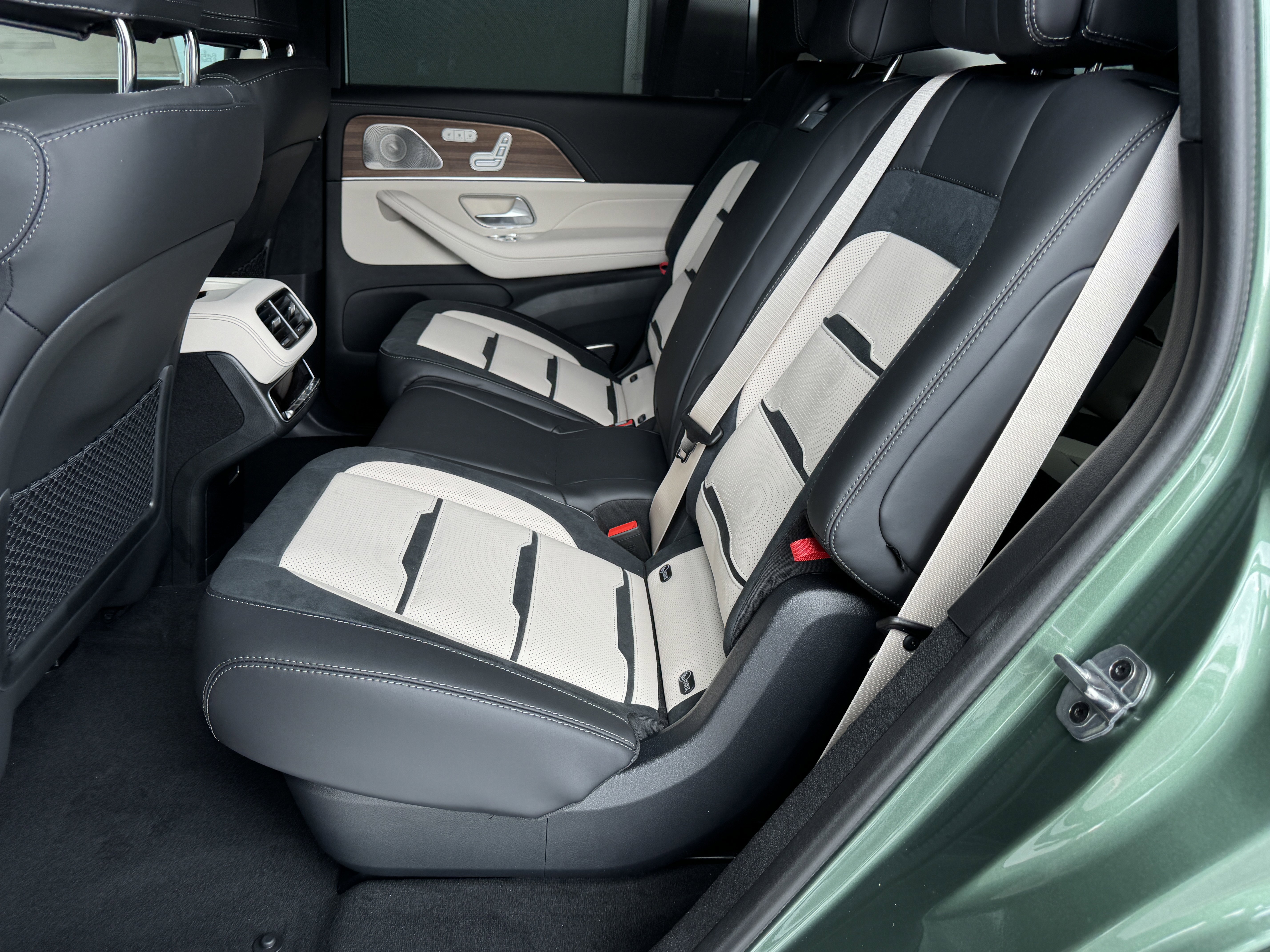 New 2026 Mercedes-Benz GLS 63 AMG 4MATIC image 24