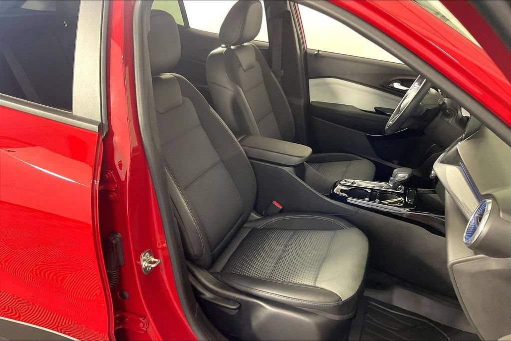 Used 2026 Chevrolet Trax LT w/ Driver Confidence Package FWD image 9