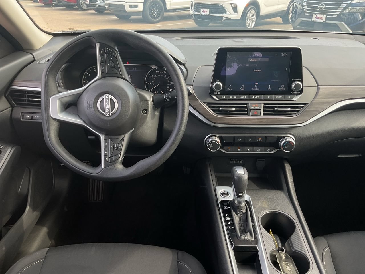 Used 2025 Nissan Altima 2.5 SV FWD image 12