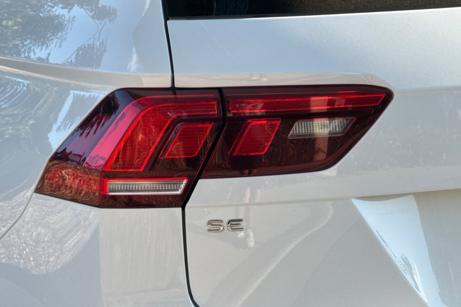 Used 2024 Volkswagen Tiguan SE FWD image 28