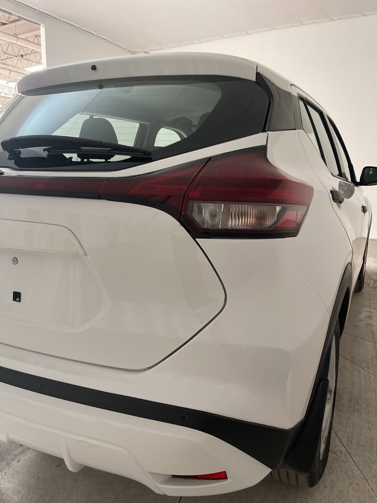 Used 2022 Nissan Kicks S image 14