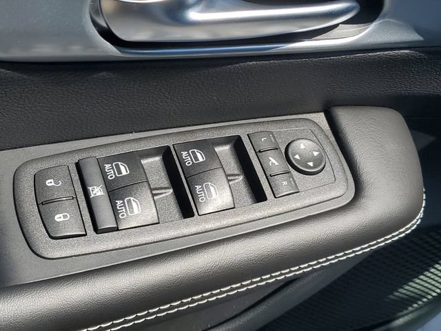 New 2026 Chrysler Pacifica Limited w/ S Appearance Package AWD/4WD image 18