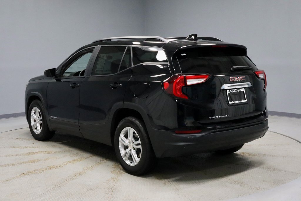 Used 2022 GMC Terrain SLE w/ Driver Convenience Package image 8