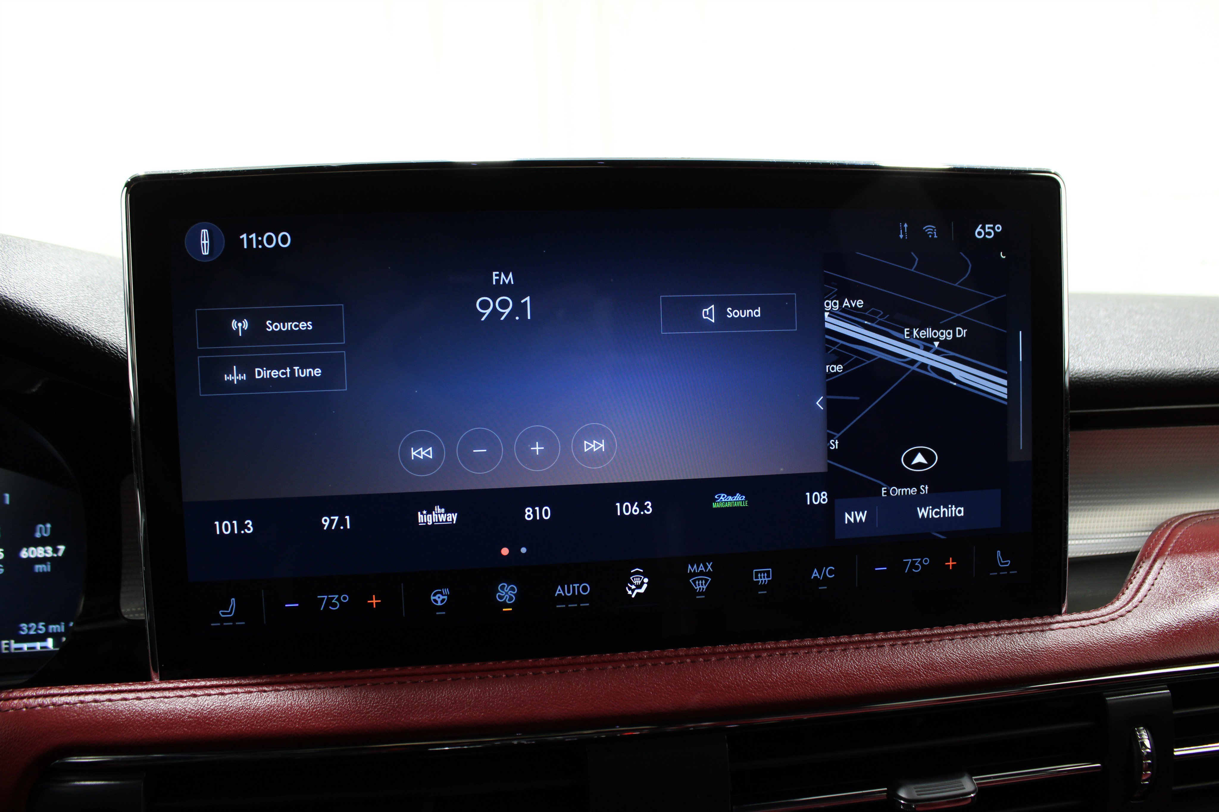 Certified 2023 Lincoln Corsair Reserve w/ Equipment Group 201A image 14